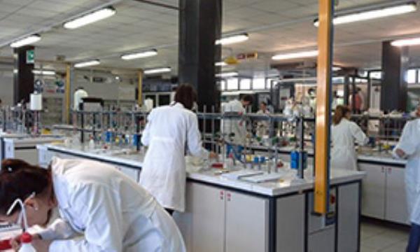 CdL Farmacia, CTF, SFA-CQ: aperte le iscrizioni online ai corsi di laboratorio